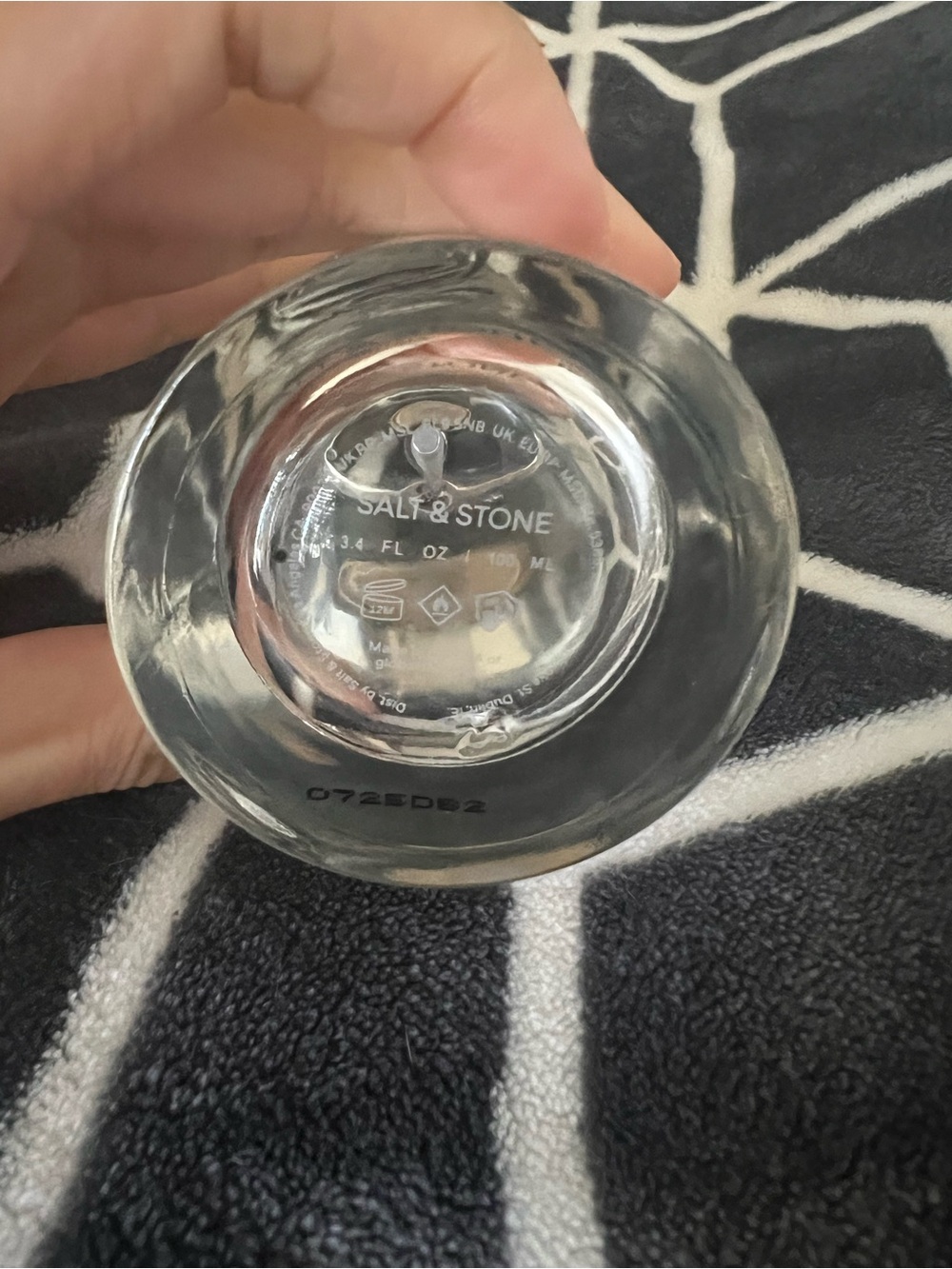 Aritzia Salt & Stone Women's Fragrance - Lily and Yuzu EUC - Picture 4 of 4